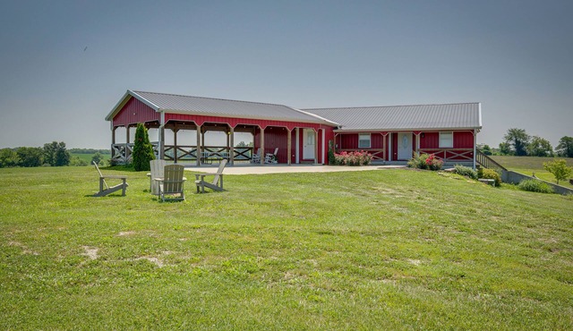 ‘Sunset View’ Home: 1 Mi to Smithville Lake!