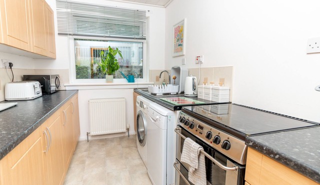 Sunset View Stylish 1-Bed Apartment, 15 Minutes from St Andrews Golf