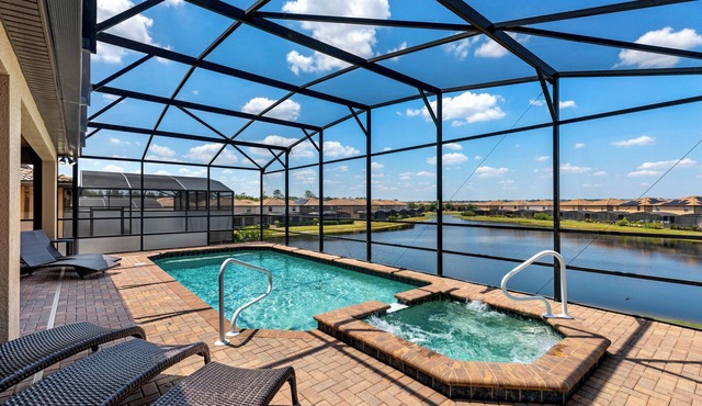 Sunset View Villa, pool and spa -lake view - game room, resort, Nr Disney/Golf