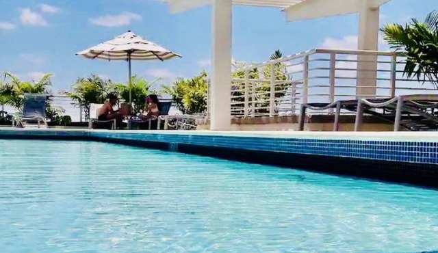 ☀ Sunset Views Pristine Rooftop Pool & Lounge Chic MIA Parking Included