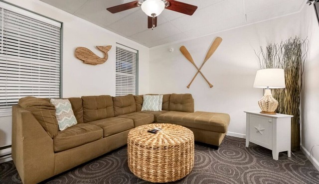 `Sunset Villa`-2 Bedroom, Queen, Bunks, Full-NEW!