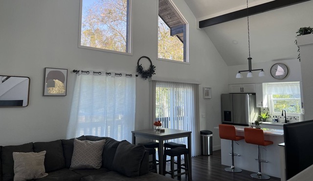 Sunset Villa by Mazuma Suites-close to beaches and fun
