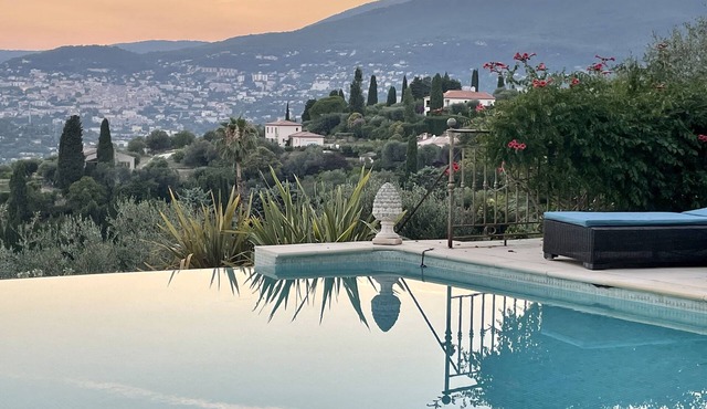 Sunset villa-views to sea and mountains