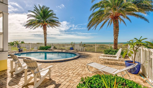 Sunset Villas 4 Stunning Sunset views|Pool|deck|BBQ-this has it all!