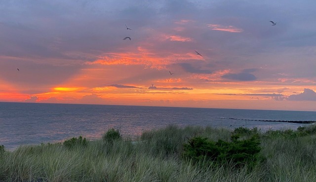 Sunset/Water Views, 5 homes to Private Beach, Spacious, Close to all, Local Pool