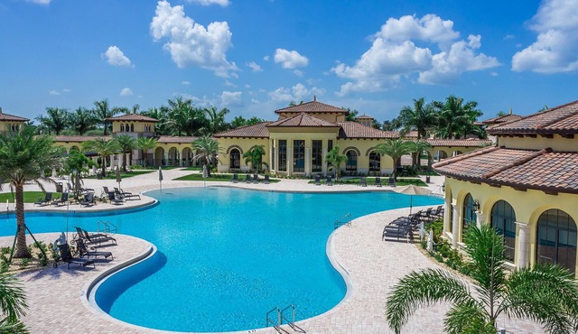 Sunset/water views. Luxurious resort community. Clean! Beautifully decorated!