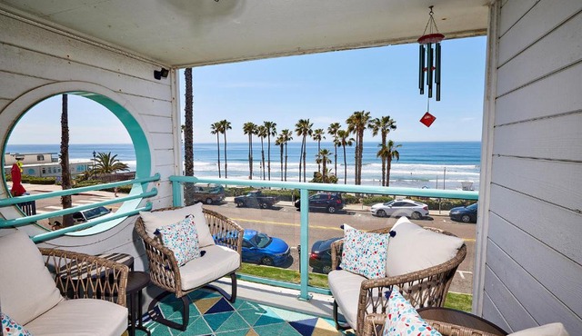 Sunsets and Spectacular Ocean Views Perfect Beach Home