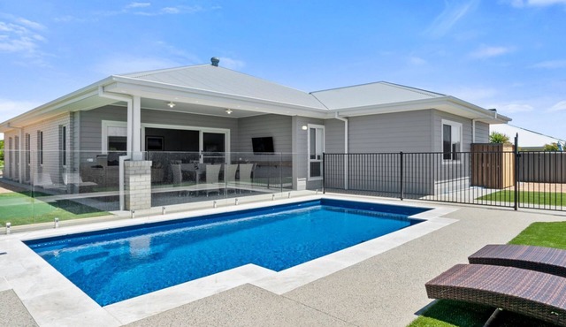 Sunsets by the Lake in Silverwoods Estate