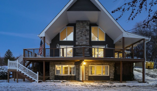 Sunsets & Hot Tub-Epic Lodge 35-min from Nashville