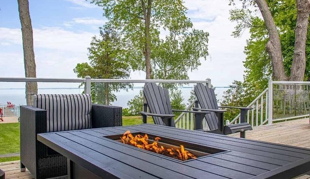 Sunsets on Simcoe - Waterfront Cottage!