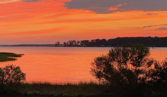 Sunsets on the Mobjack and East River! Bring your kayaks & bikes.