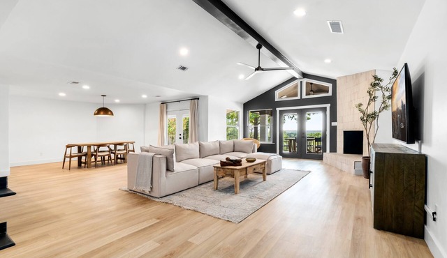 Sunsets Over Texas, Luxury Country Stay