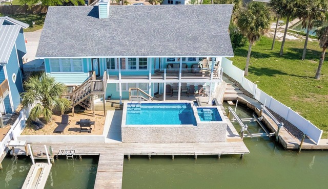 Sunsets | Private Pool & Hot Tub | Green Lights | Boat Lift | Icemaker