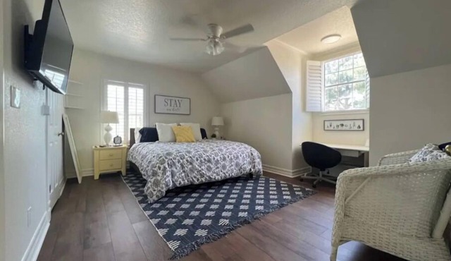 Sunsets & Shows! Gorgeous, Private 1 BR Listing!