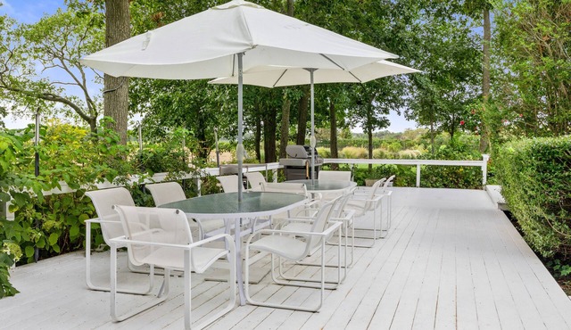 Sunsets Sweeping Farmland Views, Great Retreat Minutes from Flying Point Beach