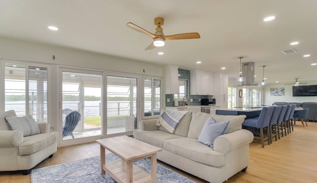 Sunsets, Tight Lines & Dock: Riverfront Ruskin Gem