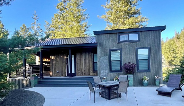 Sunsets! Trails! Nature! Meadows! Creeks! Explore 47 Acres!n