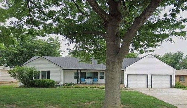 Sunshine Blues - NEW - Gorgeous House in GREAT location