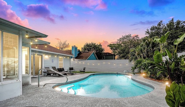 Sunshine Breeze Villa with POOL