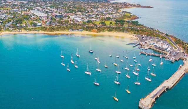 Sunshine Cottage in Prime Mornington Location