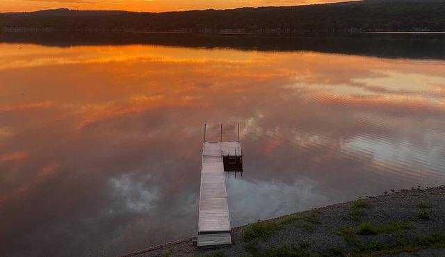 Sunshine Daydream - "300 Feet of Natural Honeoye Lake Shoreline!"