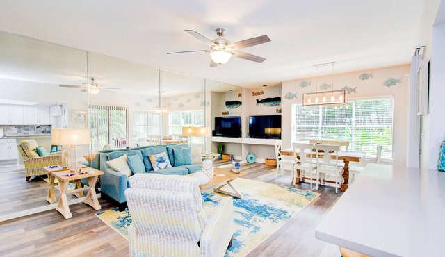 Sunshine & emerald waters are calling you! Book your spring & summer getaway!