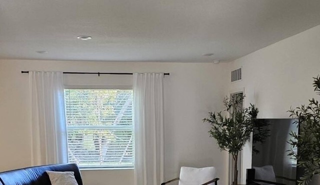 Sunshine Home by largest natural Warm Mineral Springs and best Florida beaches