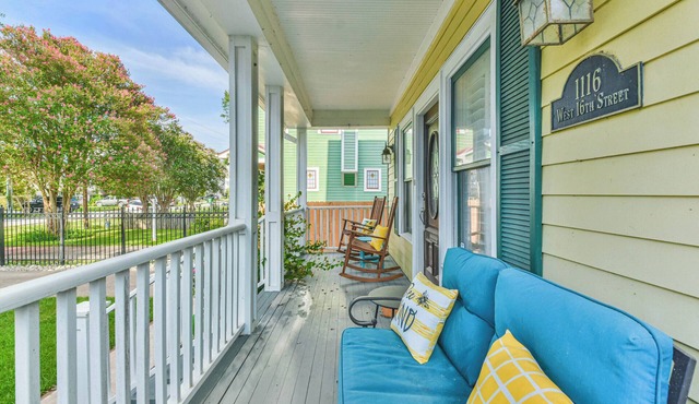 Sunshine in Shady Acres! Walkable and pet-friendly with a hot tub.