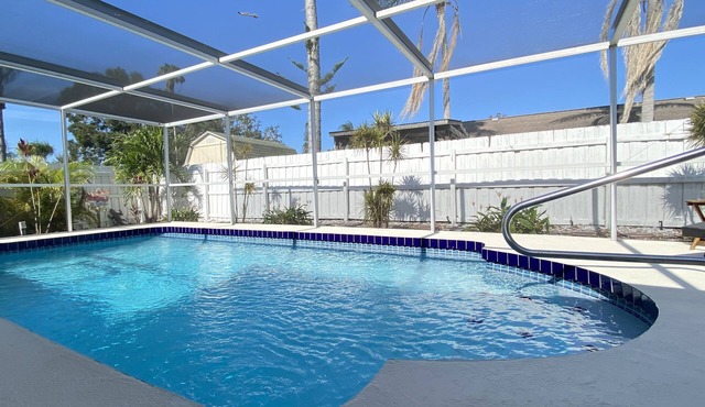 Sunshine Oasis 2 With Heated Saltwater Pool Just Minutes to Gulf Beaches