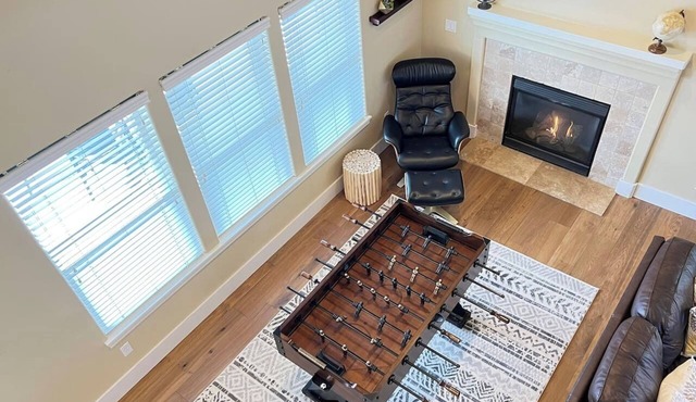 Sunshine Retreat-High Jets Hot Tub, Massage Chair, Espresso & EV Charger