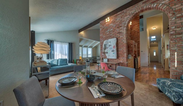 Sunshine Retreat- quiet home near Northwest College!