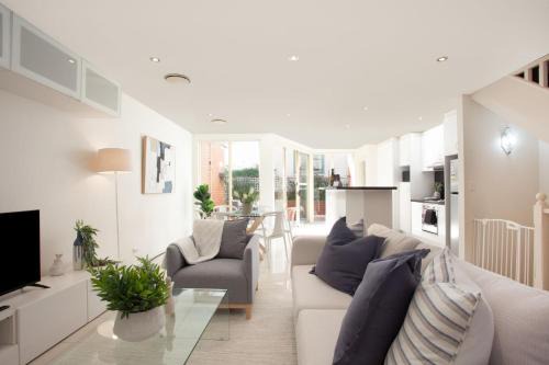 Sunshine Terrace, Bondi Beach Isyd