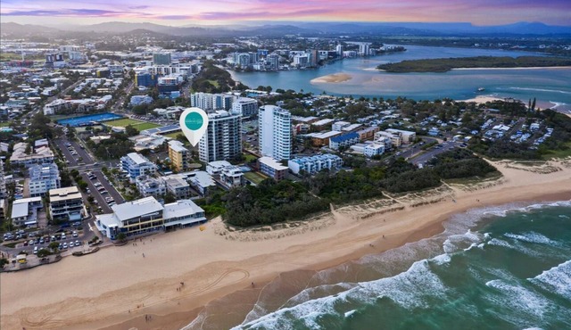 Sunshine Towers 2 Bedroom Ocean Side Apartment (#04)