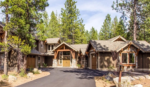 Sunstone Stunner - Six Master Suites and Bunkroom