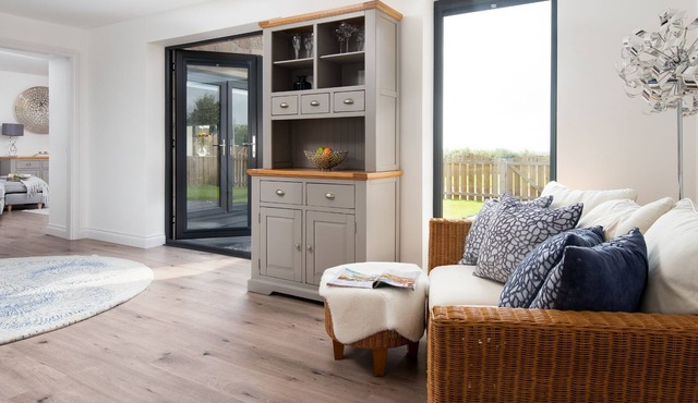 SUNWICK COTTAGE - A spacious immaculate 3 bedroom pet friendly cottage near Berwick-Upon-Tweed