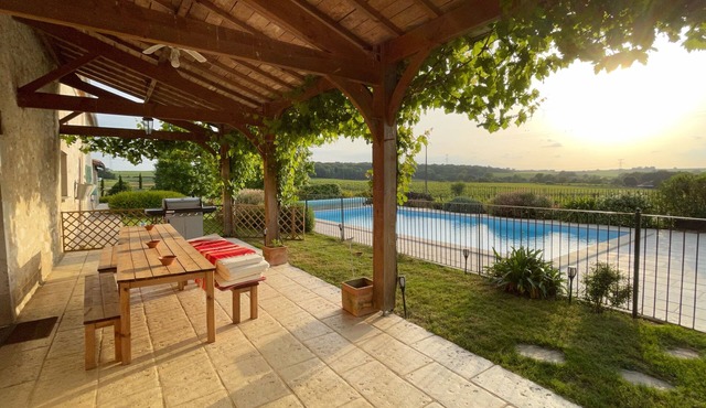 Superb family property, Château L'Indécise, swimming pool and large garden