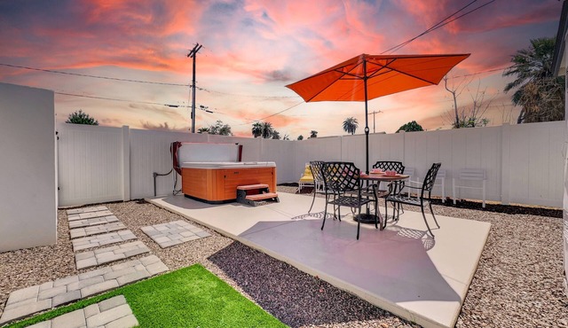 Super 2 Bed with Private Hot Tub! Downtown Mesa.