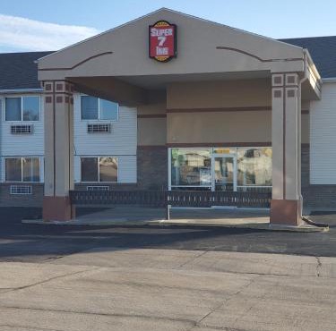 Super 7 Inn Tecumseh