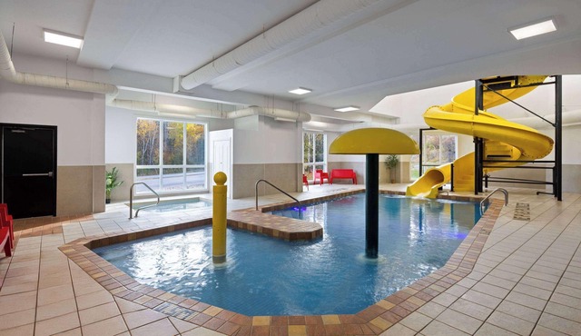 Super 8 by Wyndham Sainte Agathe Des Monts