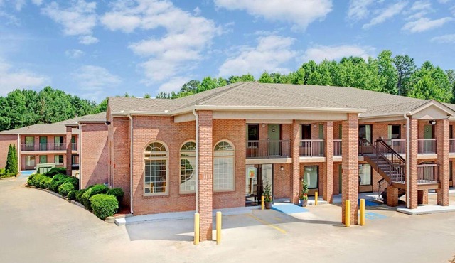 Super 8 by Wyndham Acworth/Atlanta Area