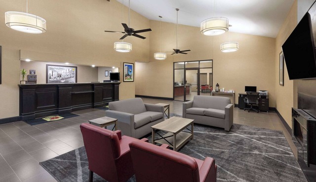 Super 8 by Wyndham Alexandria LA