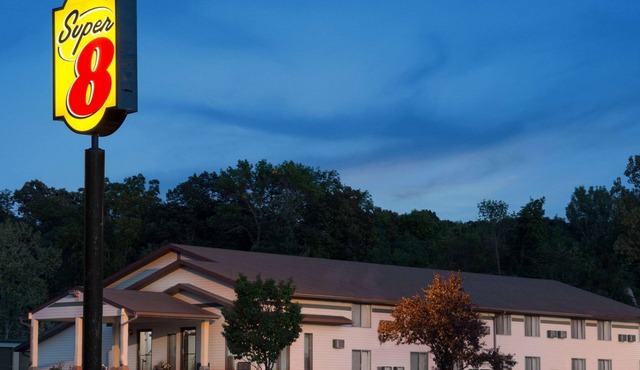 Super 8 by Wyndham Algona