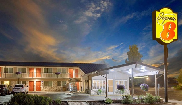 Super 8 by Wyndham Alturas