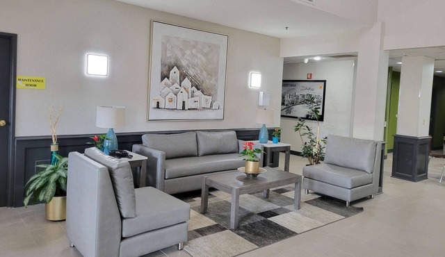 Super 8 by Wyndham Aurora/Naperville Area