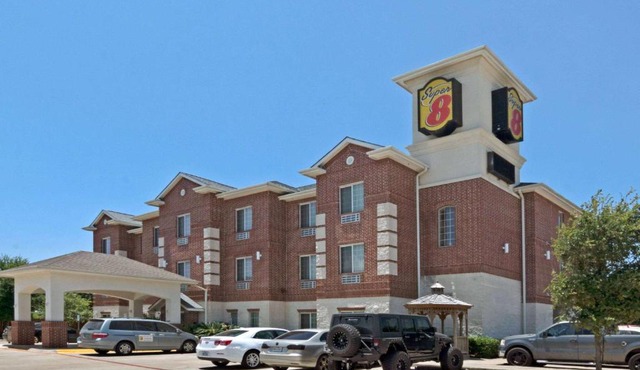 Super 8 by Wyndham Austin/Airport South