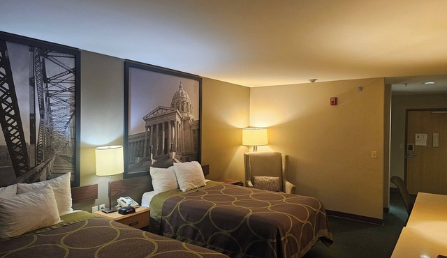 Super 8 by Wyndham Ava