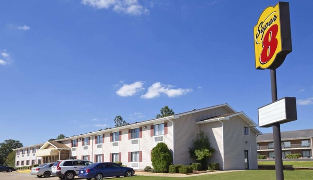 Super 8 by Wyndham Batesville