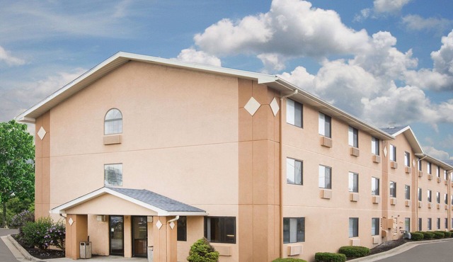 Super 8 by Wyndham Beckley
