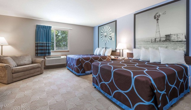 Super 8 by Wyndham Beloit KS