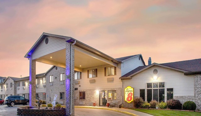 Super 8 by Wyndham Big Rapids